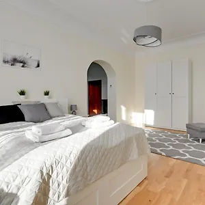  Apartament Palermo - Spacious Family 200 M From By Lion
